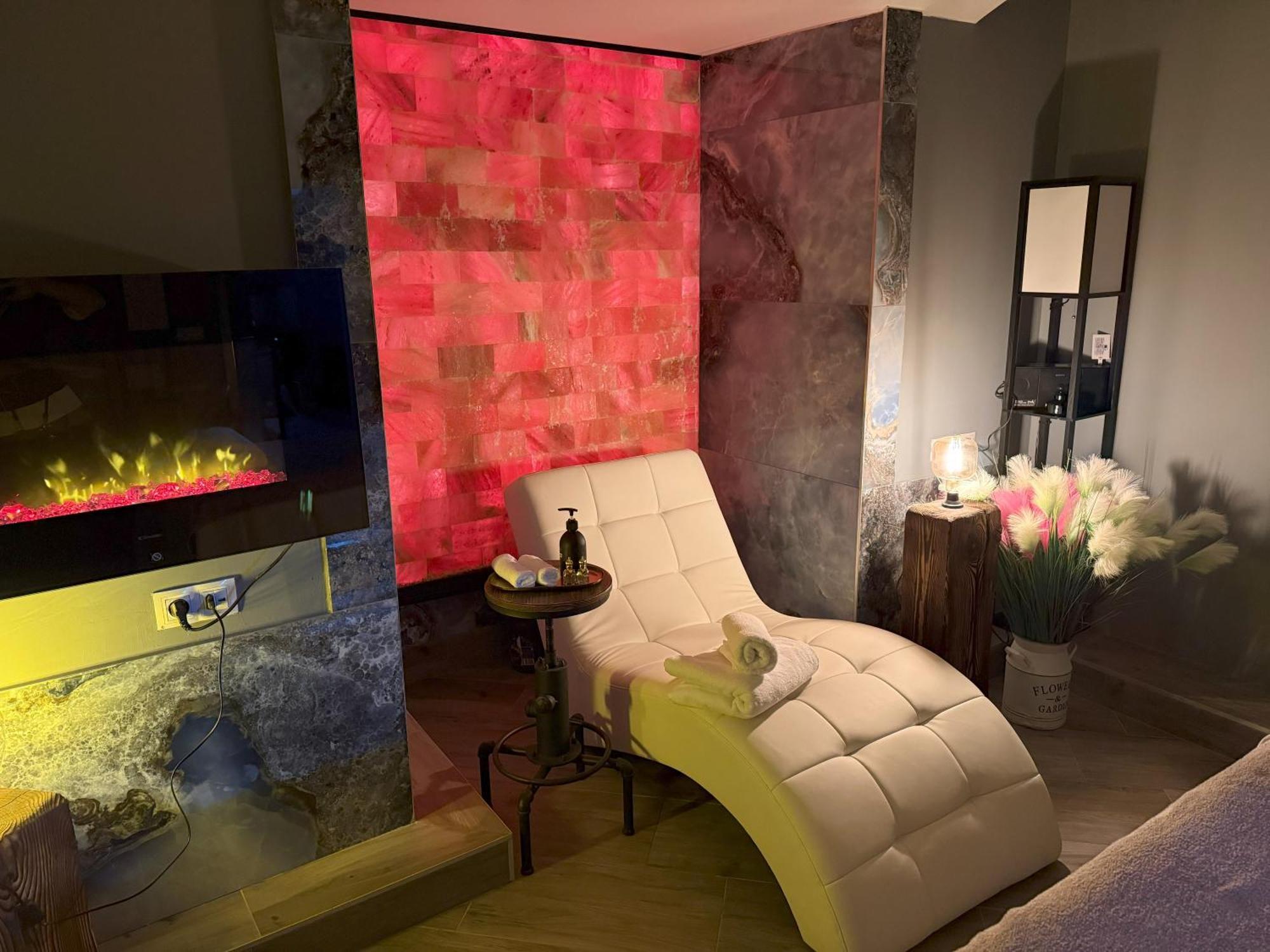 Residence Iron Cube Karlovy Vary Esterno foto